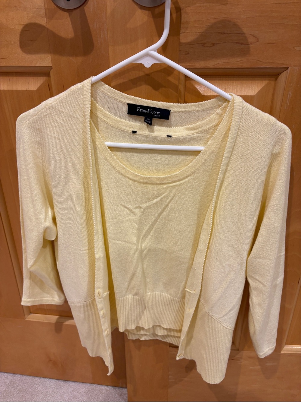 Evan Picone Light Yellow Two-Piece Sweater Set size MP